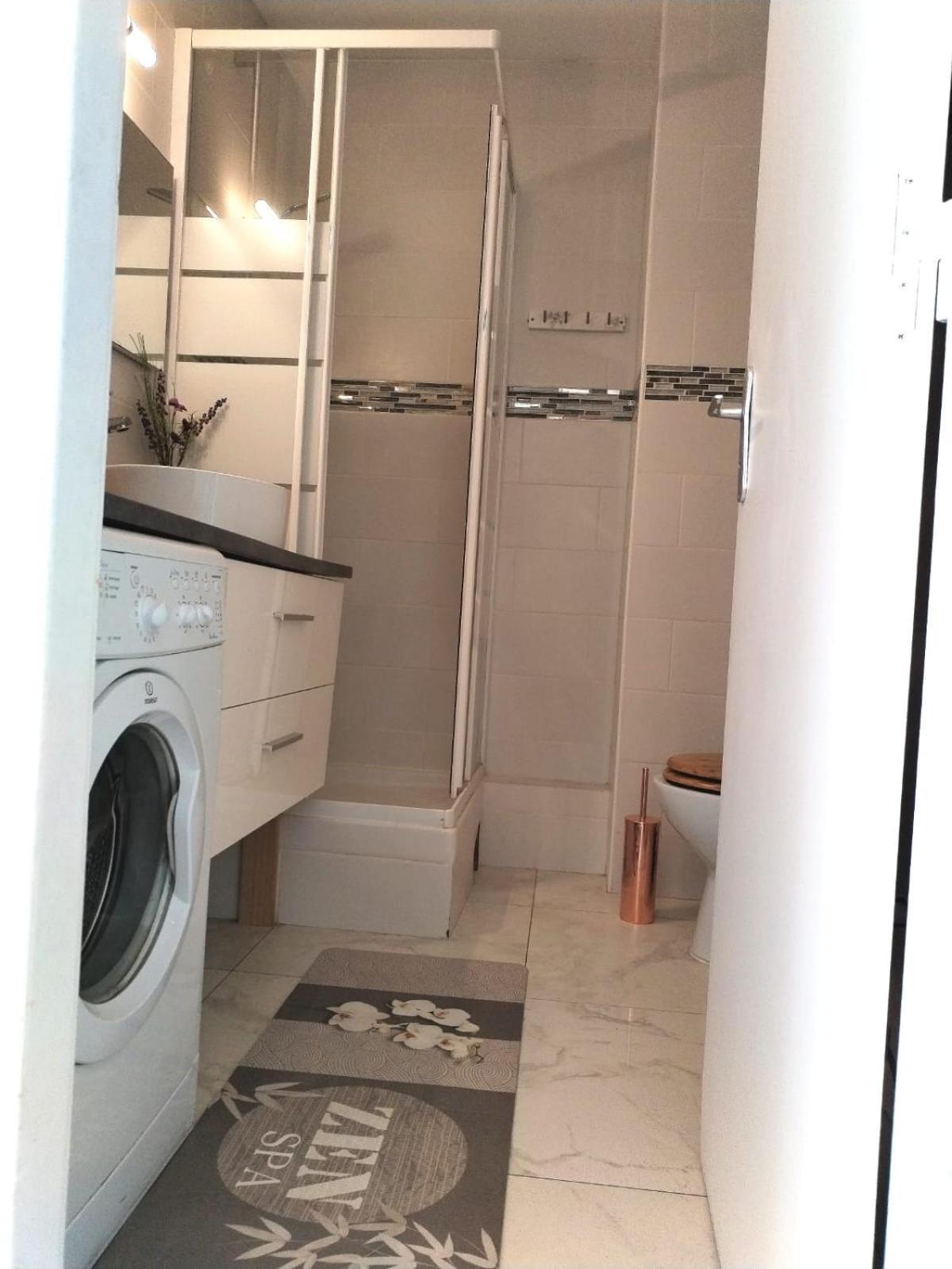 Julia Apartment Алфорвил Екстериор снимка